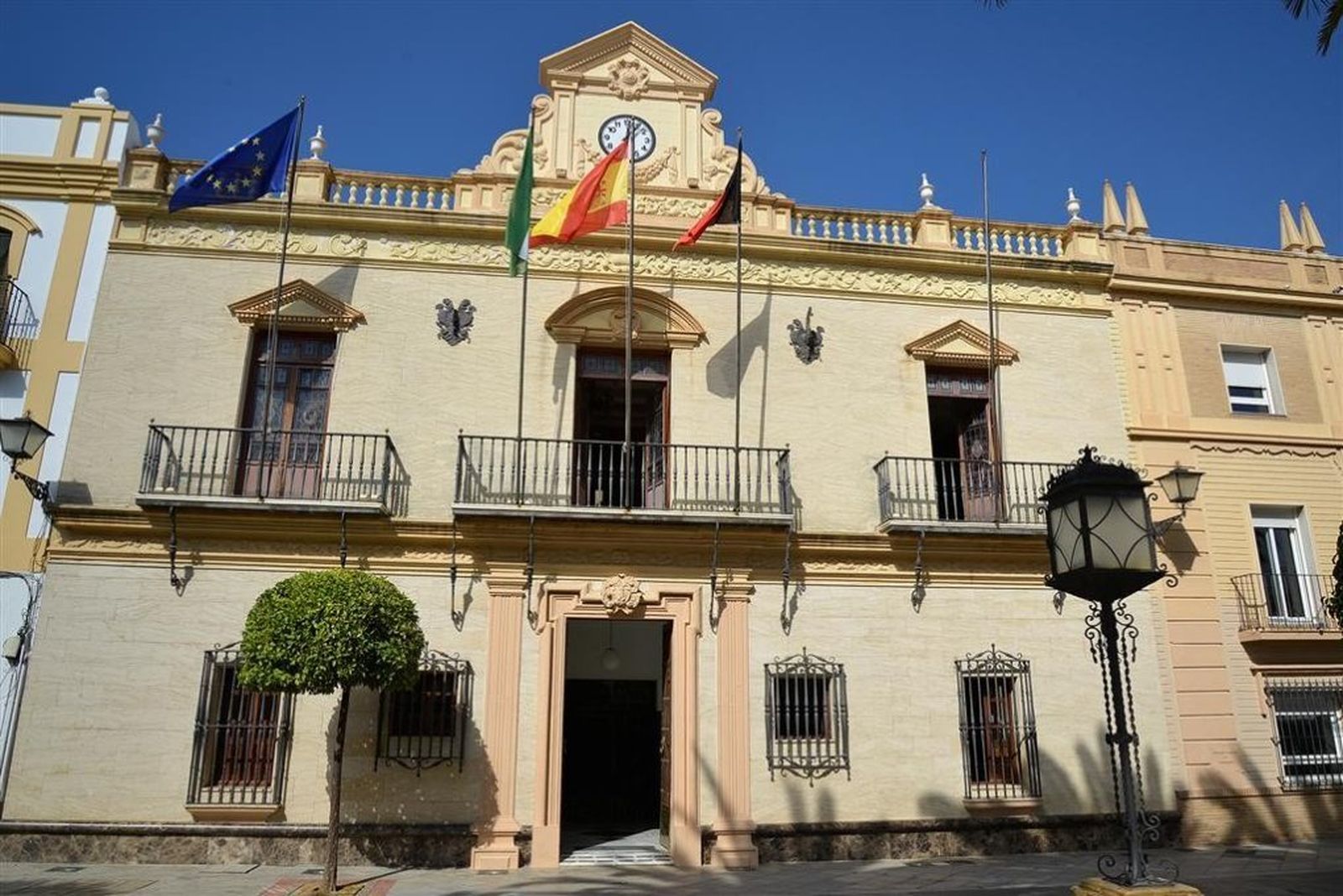 Fachada del Ayuntamiento de Ayamonte.