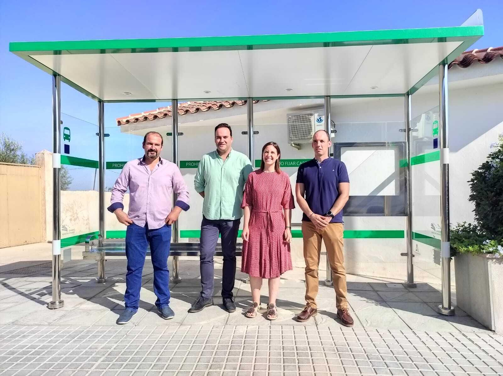 Nueva marquesina de Castil de Campos.