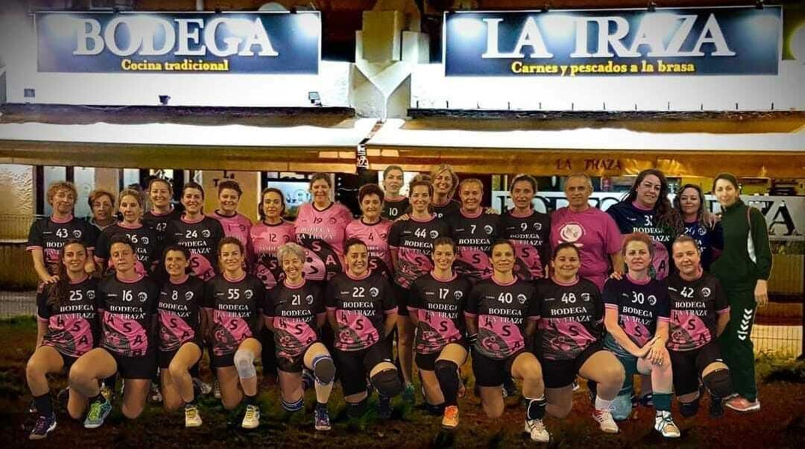 El equipo de balonmano Masters del CD ASAB.