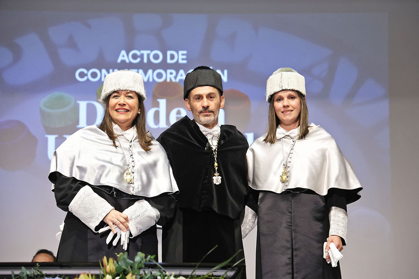 Fotografías de la investidura de los nuevos doctores y doctoras en el acto del 3 de marzo de la universidad de Huelva