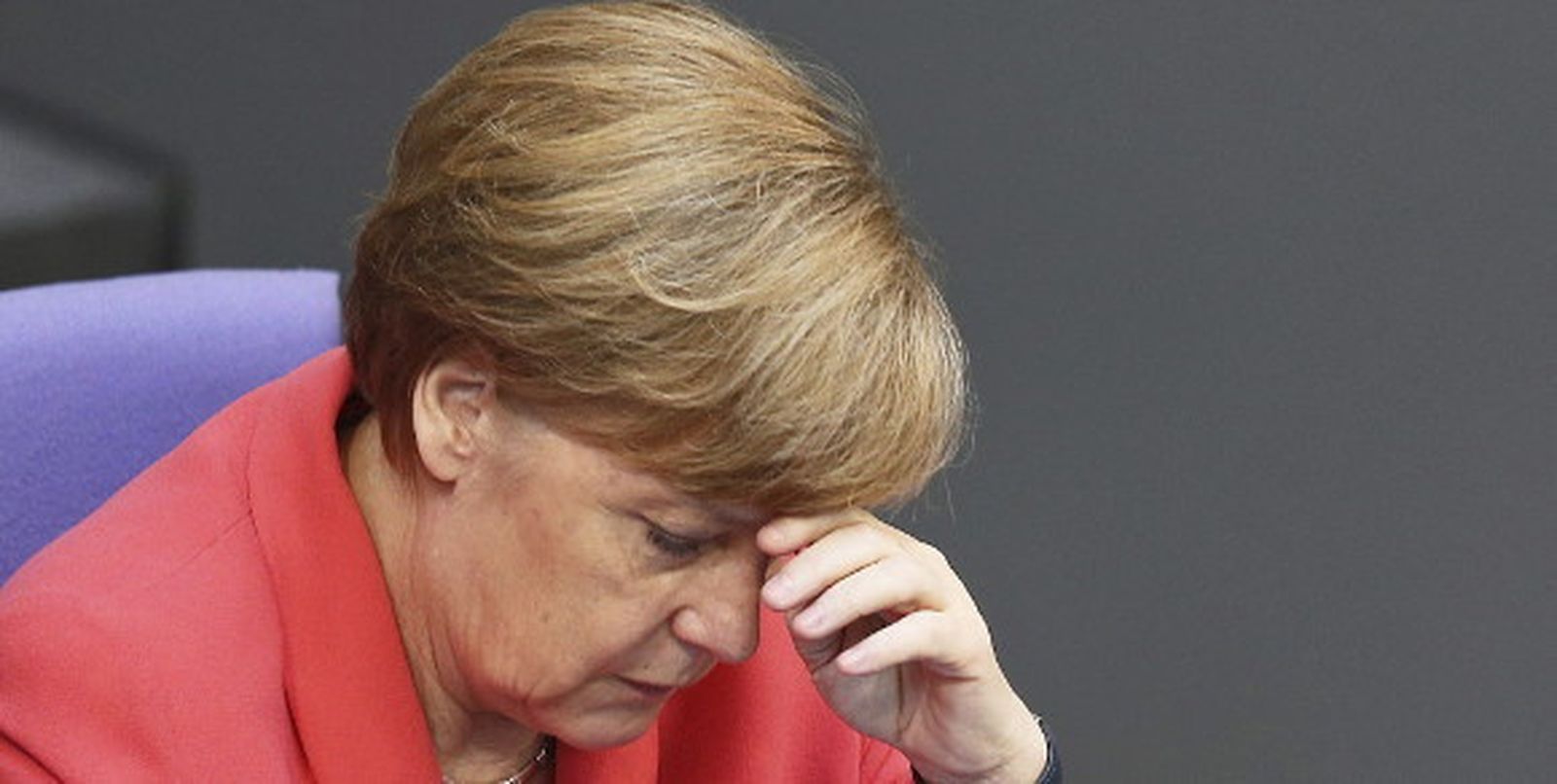 Alemania aprueba por amplia mayoría negociar un tercer rescate para Grecia