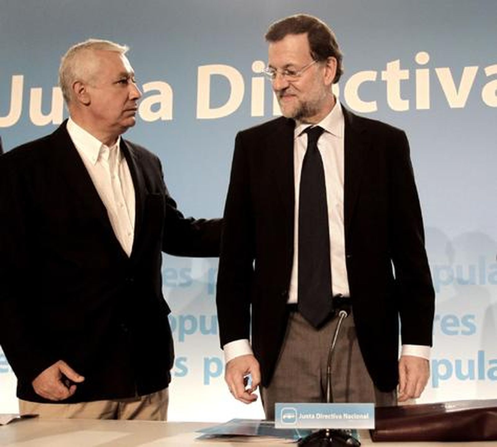 Rajoy, Arenas y Zoido, entre otros, acuden a la Junta Directiva Nacionald del PP realizada en Sevilla.

Foto: Antonio Pizarro