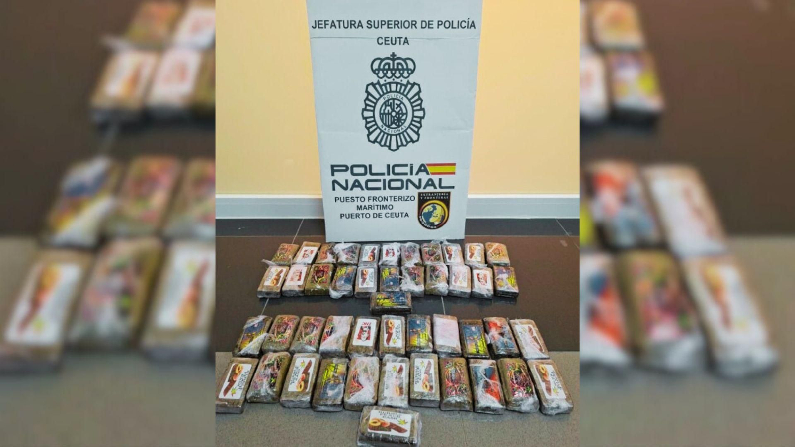 Las placas de hachís presentaban imágenes de plátanos, albaricoques, la cara de un gorila o las siglas THC. Las placas de hachís presentaban imágenes de plátanos, albaricoques, la cara de un gorila o las siglas THC.