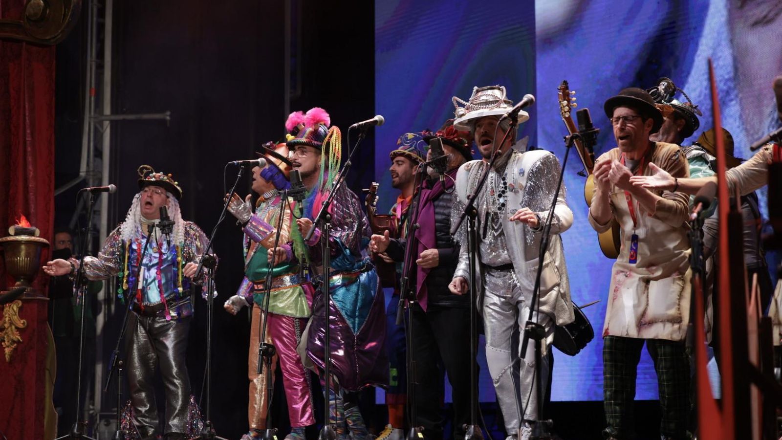 Búscate entre las mejores imágenes de la quema del dios Momo