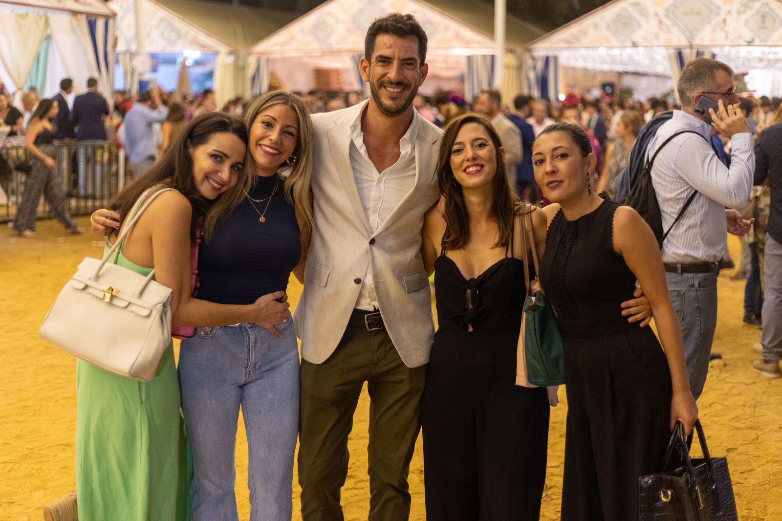 Feria del Caballo 2023: Imágenes del ambiente en la noche del sábado