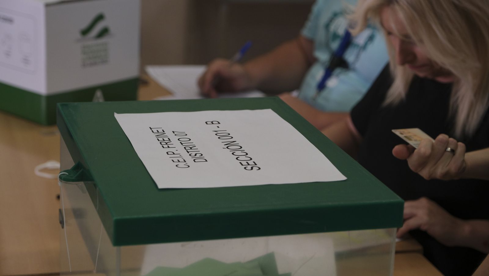 Imágenes de la votaciones en Almería al parlamento andaluz
