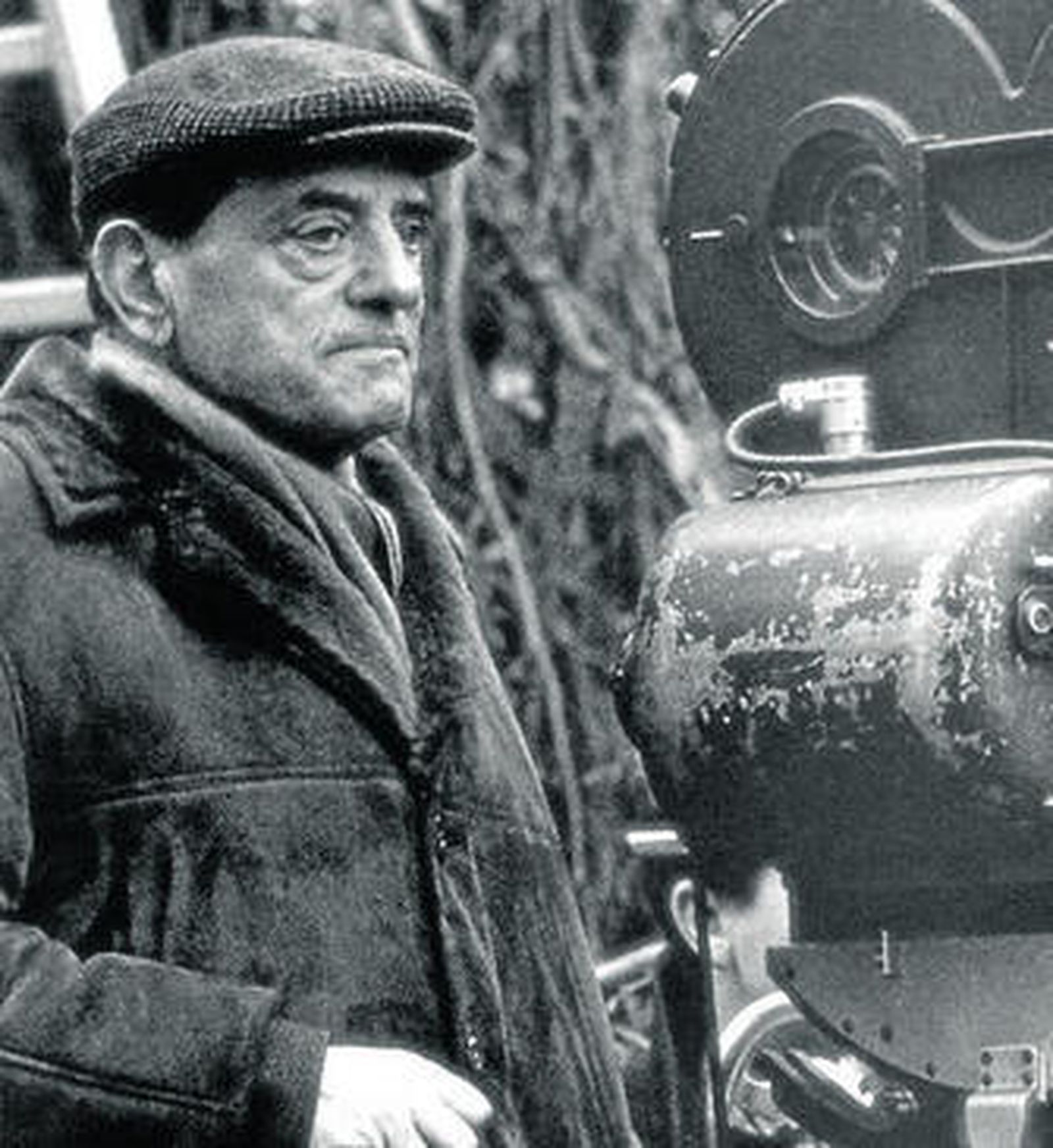Luis Buñuel, en la imagen empleada para la portada de 'Vivo, por eso soy feliz'.