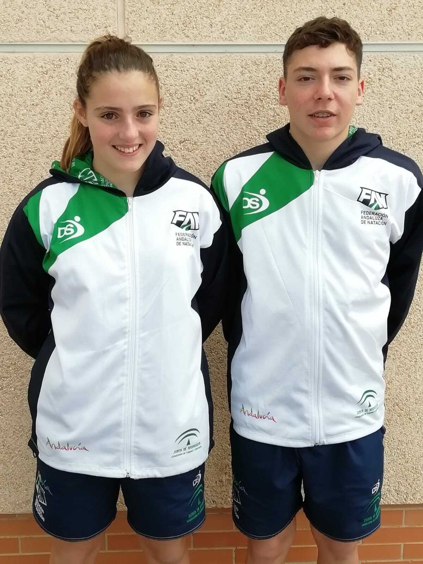 Ana Baile y Manuel Belizón, jugador del Club Waterpolo Jerez.