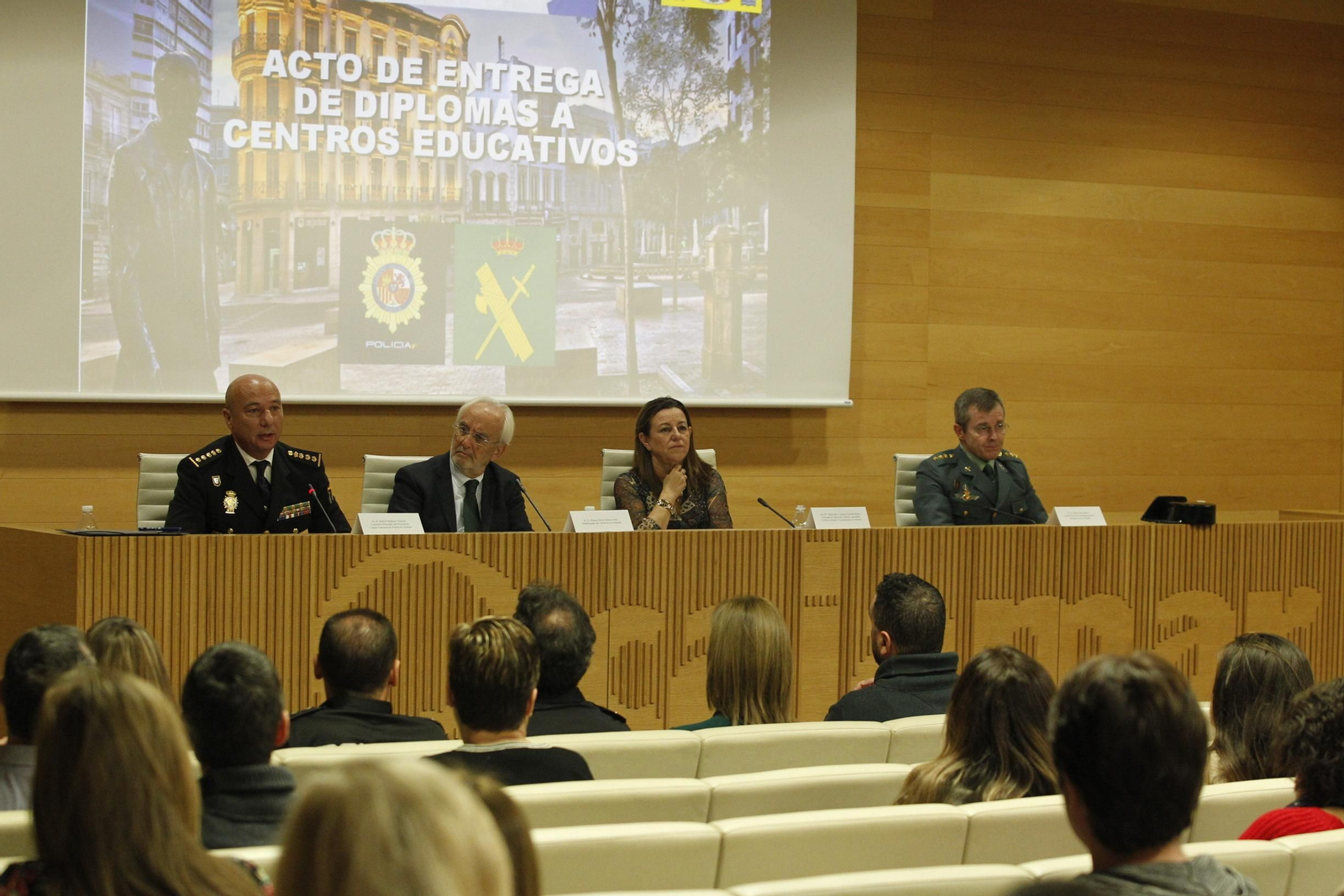 Fotogalería entrega diplomas Plan Director