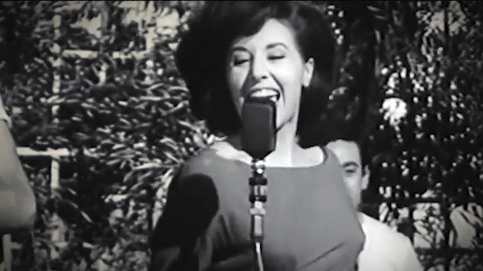 Concha Velasco en el cine Imperial con Silvio a la batería