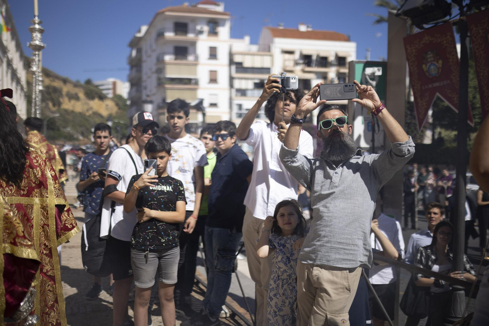 Imágenes de la salida extraordinaria de La Borriquita por las calles de Huelva