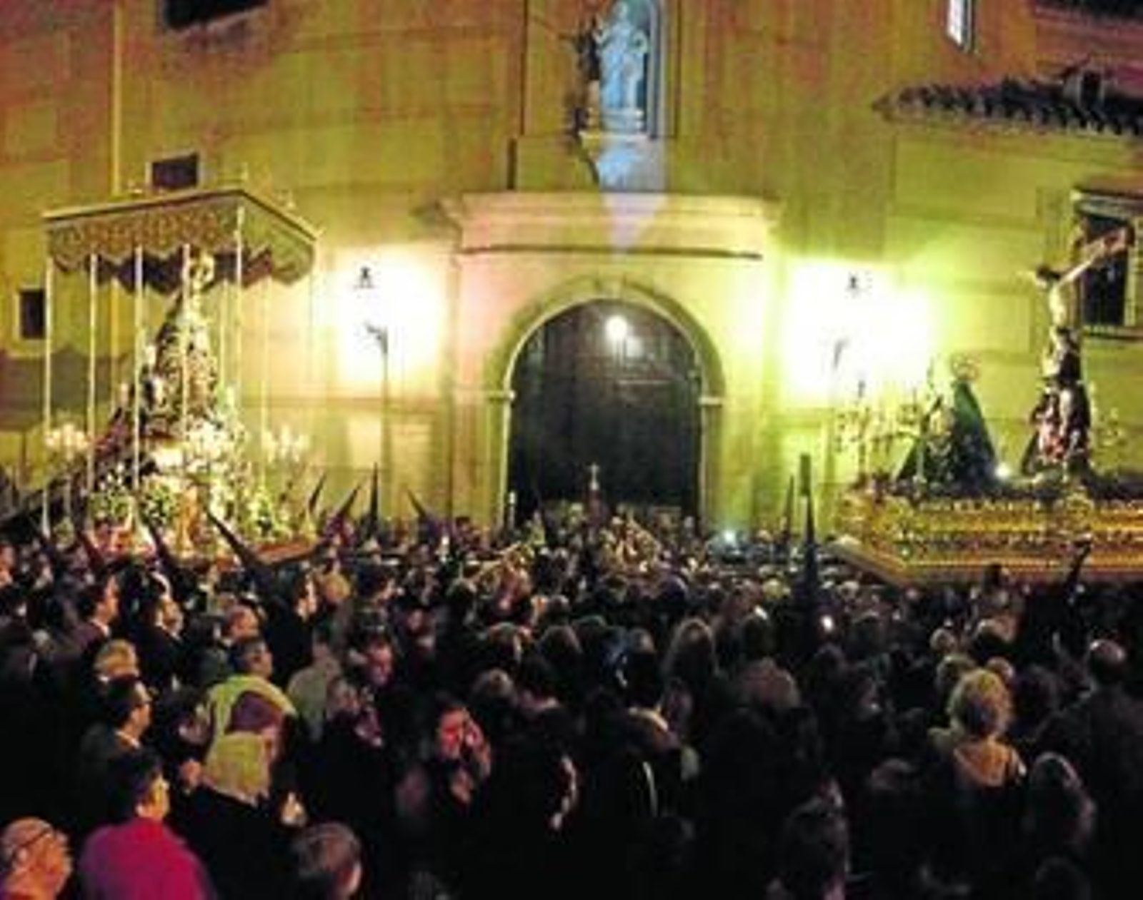 Encuentro Consuelo y Dolores en Antequera en Santa Eufemia.