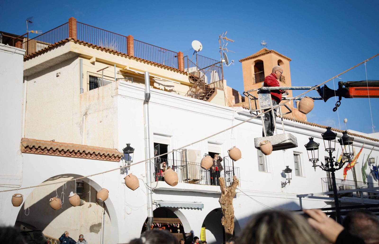 Las mejores imágenes del cierre de fiestas en Fiñana con "Las Ollas"