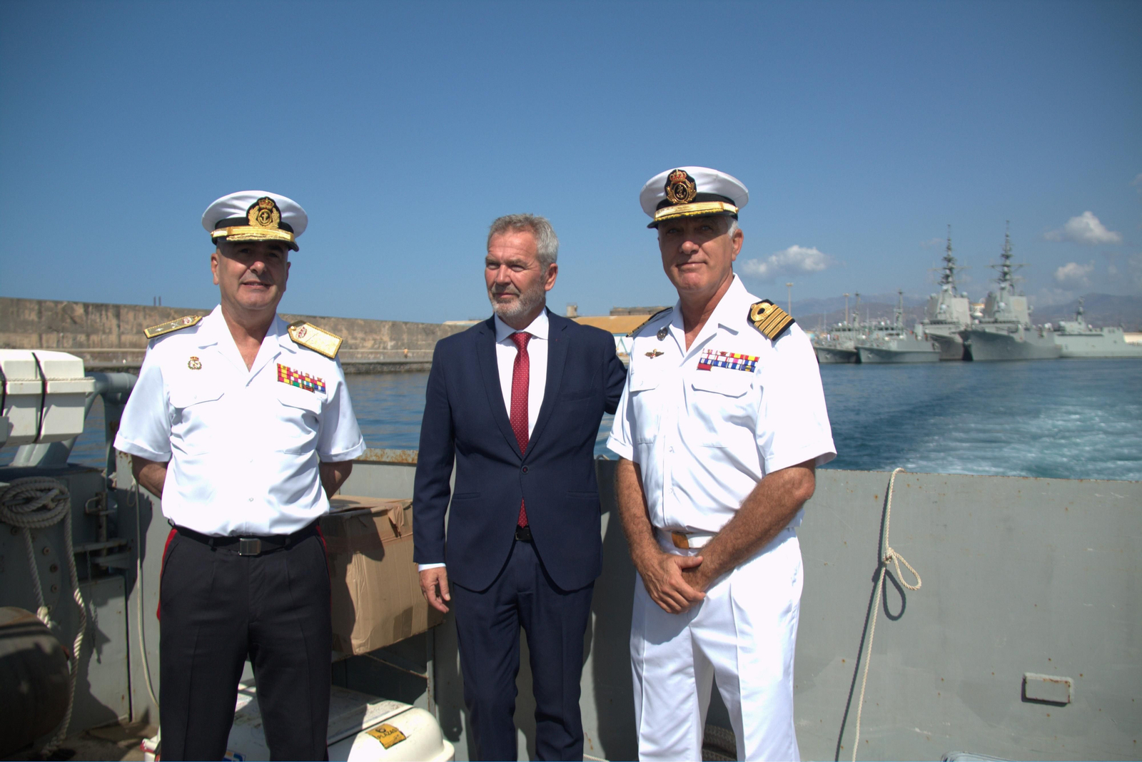 Éxito de participación para ver de cerca el despliegue de las Fuerzas Armadas en Motril