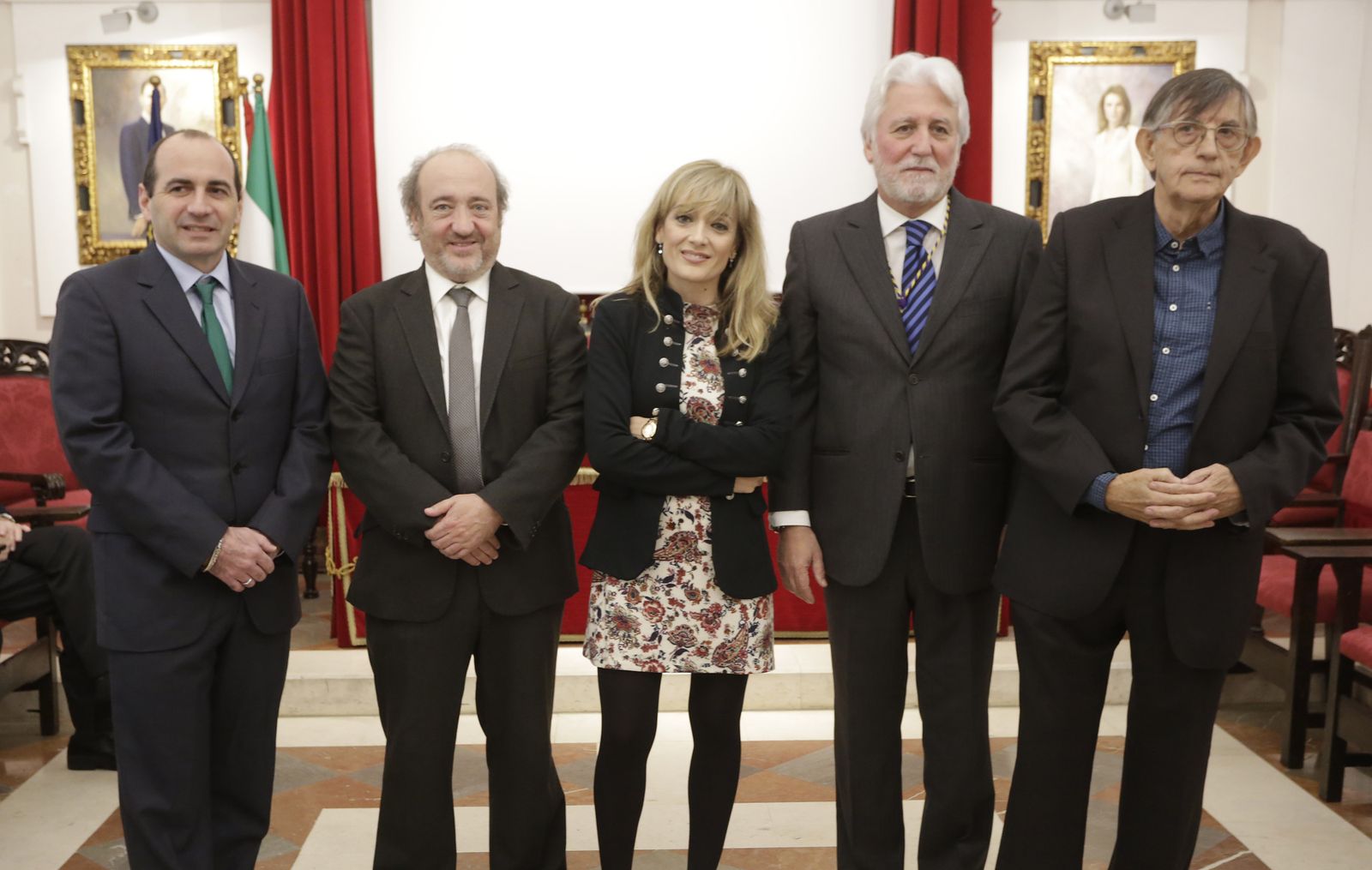 Eduardo Sánchez Iriso, José Manuel Aranda, Carmen Castilla, Jesús Castiñeiras y Ramón Gálvez, en la Real Academia de Medicina de Sevilla.