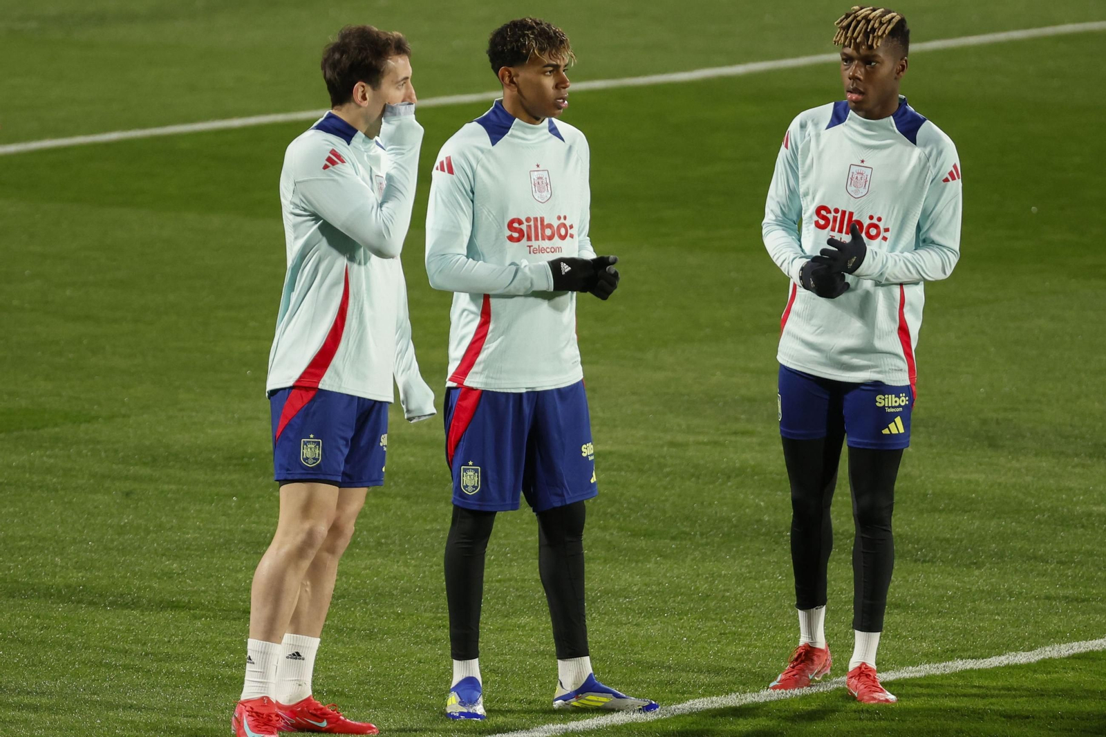 El primer día de Dean Huijsen con los campeones de Europa