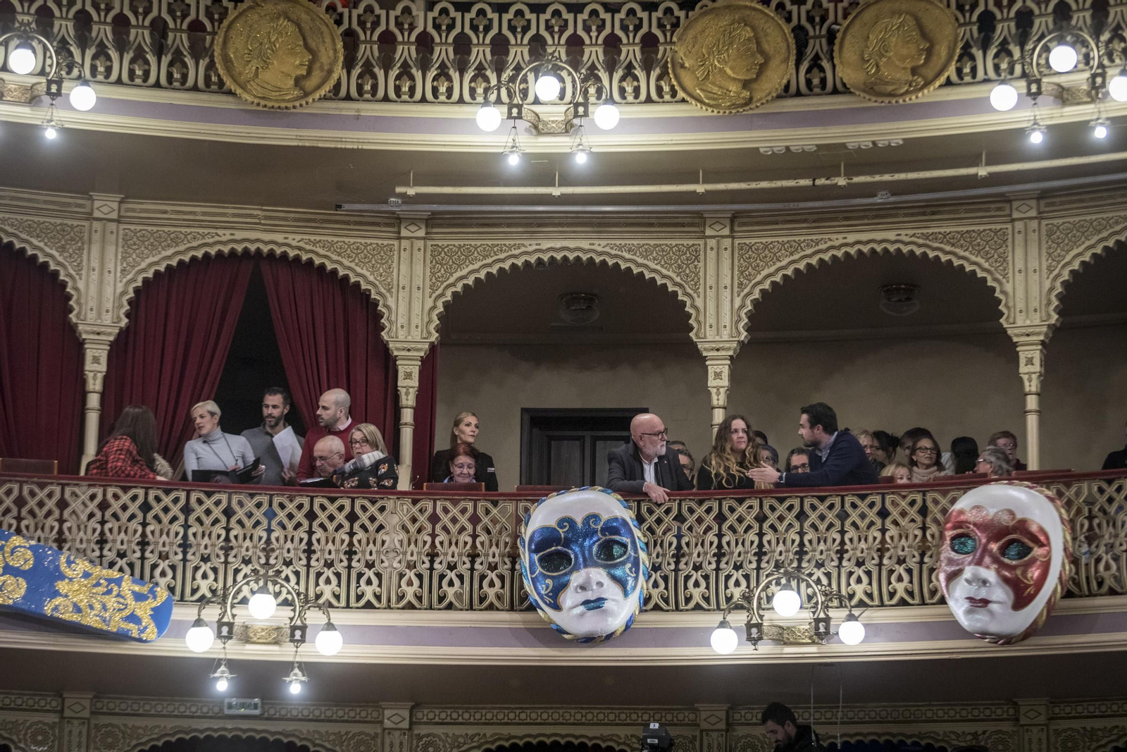 A la izquierda, el palco que ocupó el jurado en las semifinales de infantiles y juveniles.