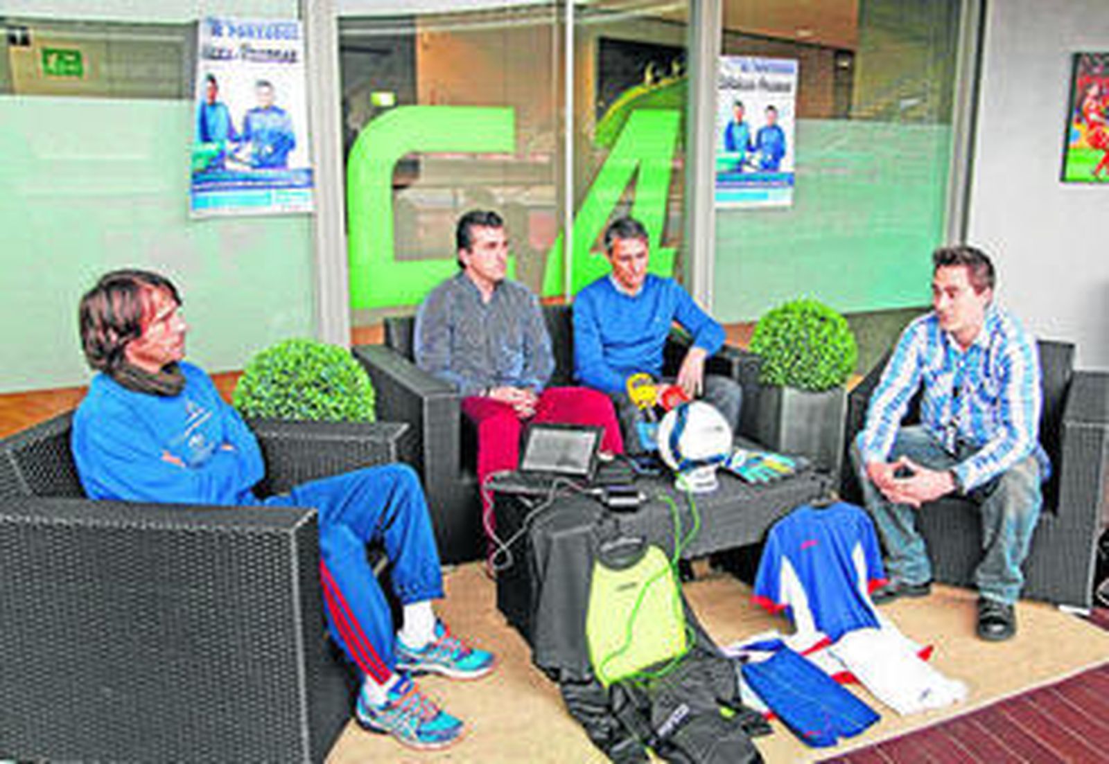 Edu Villegas y José Luis González presentaron ayer su Escuela de Porteros en Corner 4.