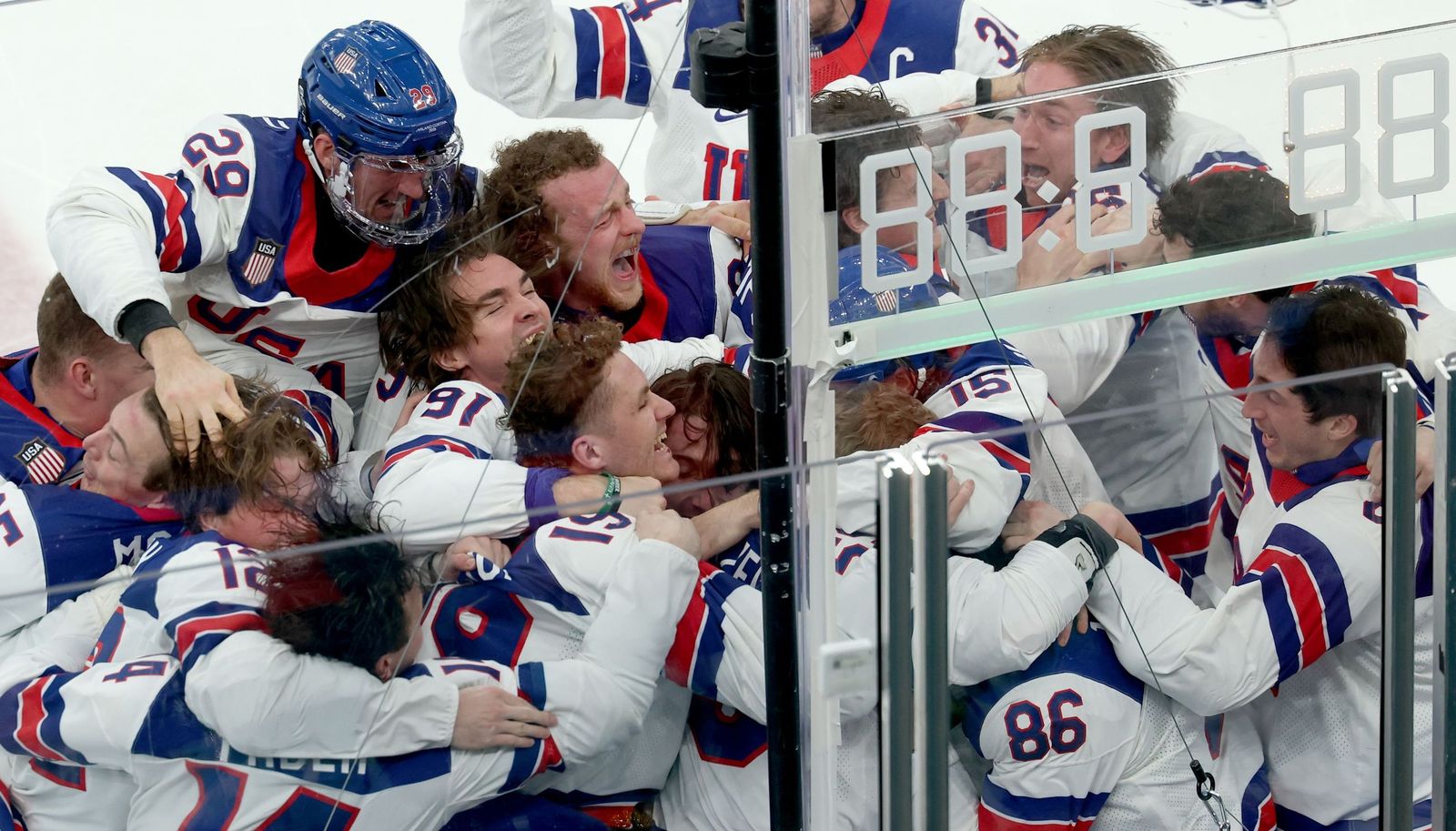 Las mejores fotos de los Juegos Olímpicos de invierno Milán Cortina d'Ampezzo 2026 | Ceremonia de clausura y jornada 17 y última