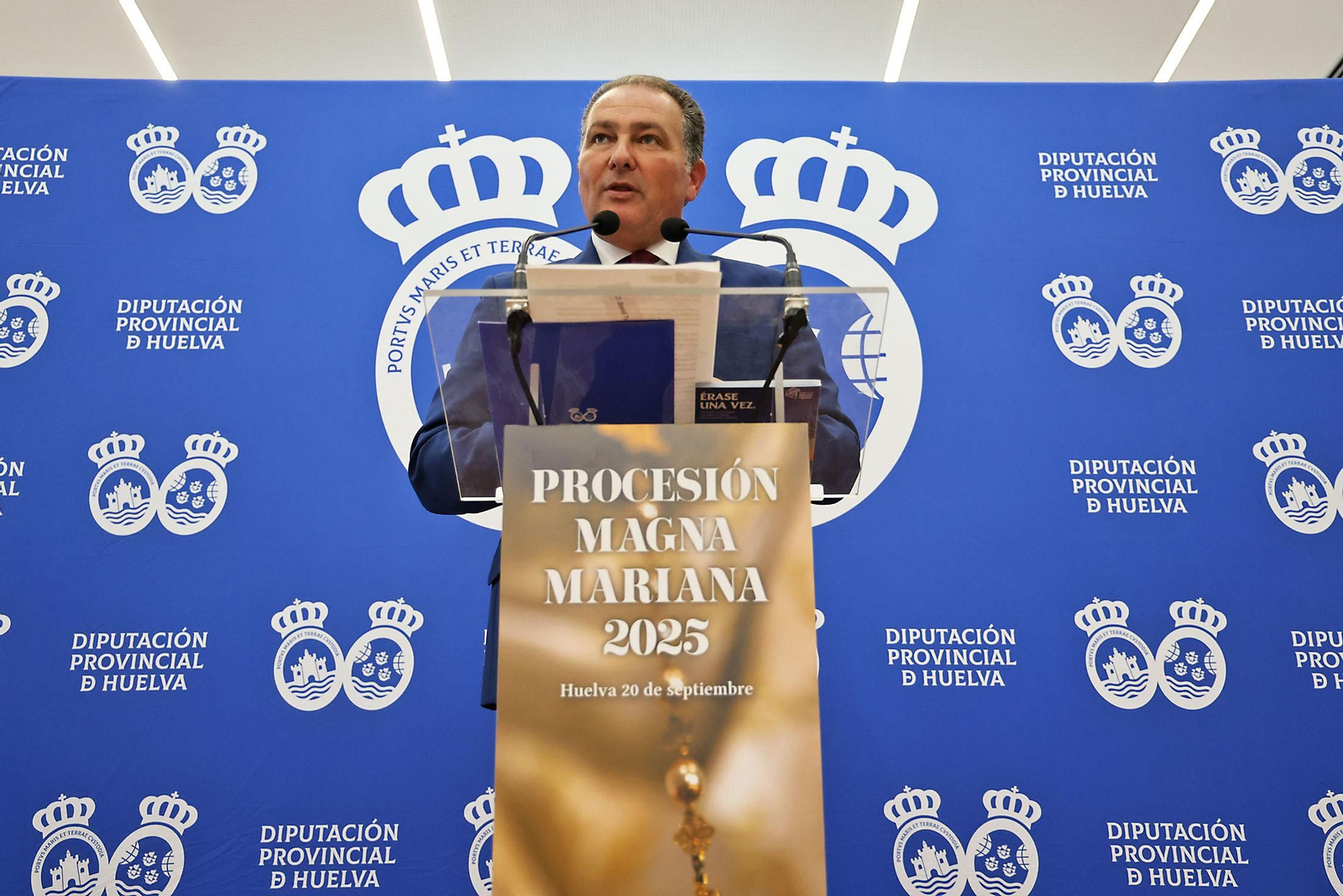 Imágenes de presentación de la guía de la Procesión Magna Mariana 2025 de Huelva Información