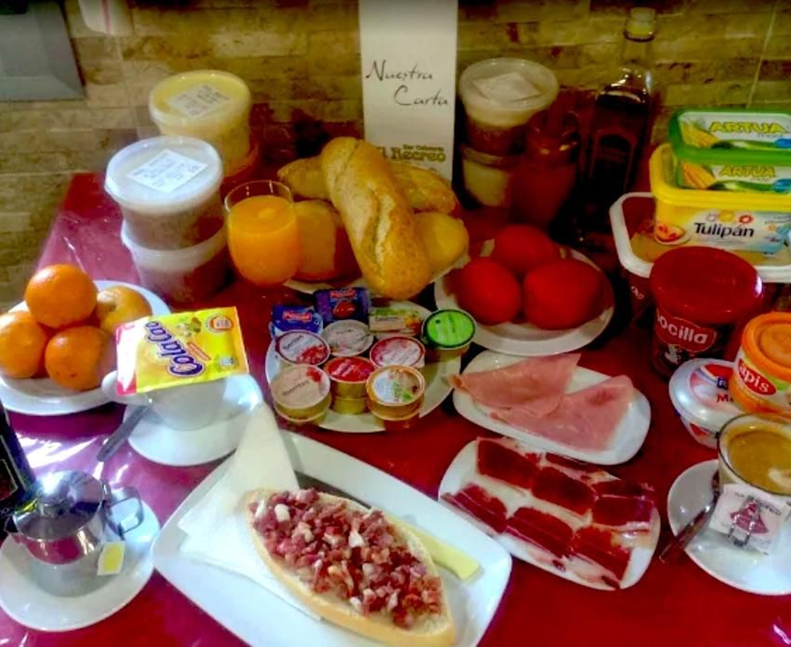 Bar Cafetería el Recreo, en avenida de Trebujena, 14.jpg