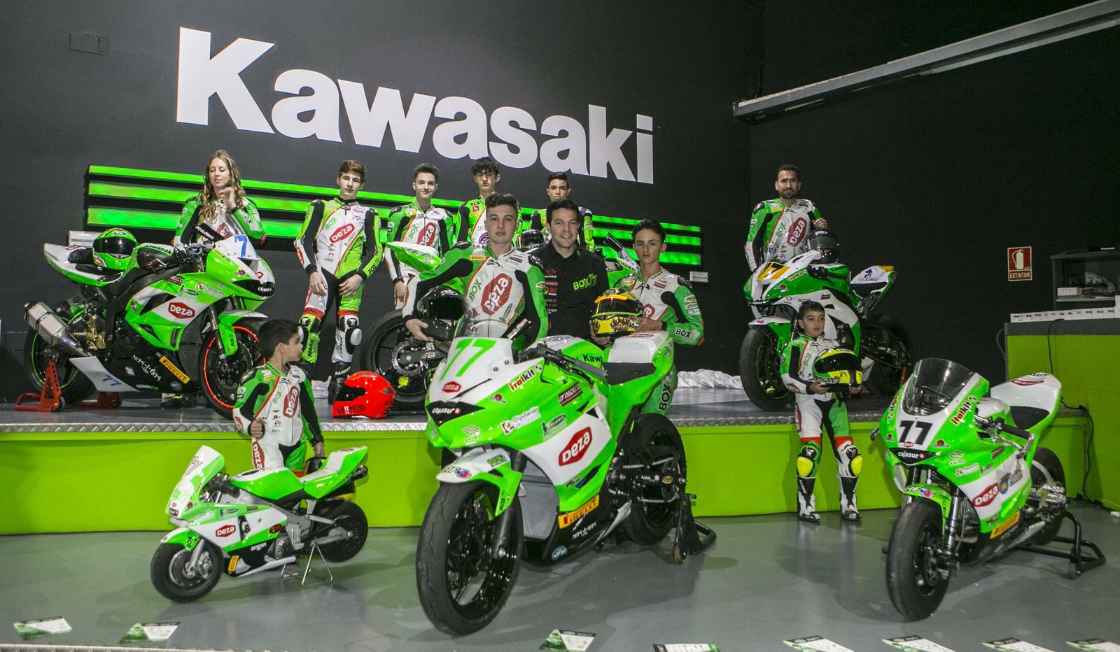 Presentación de los pilotos y las máquinas del Deza-Box 77 Racing.