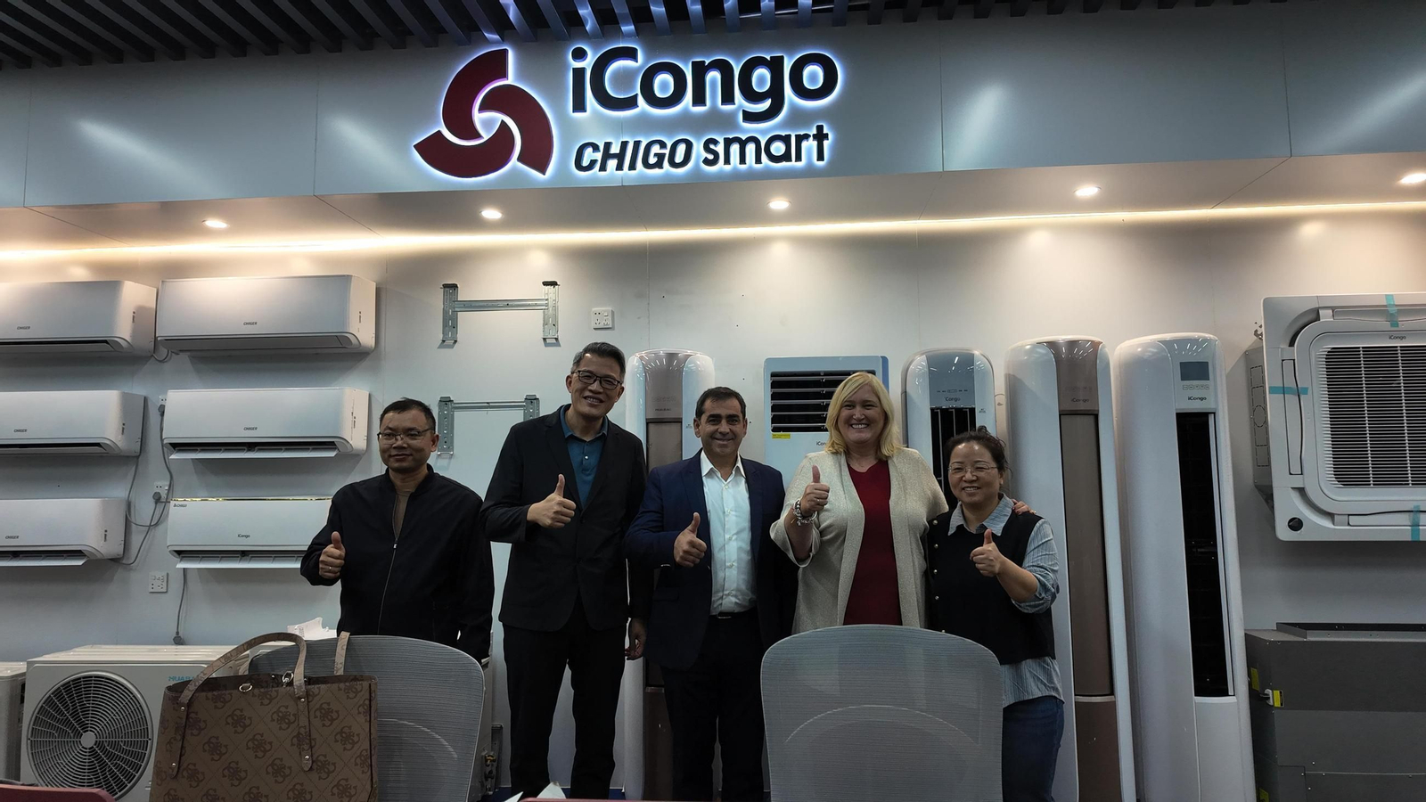 Ana María Prieto y Rafael Polanco se han desplazado a China para rubricar el acuerdo con la multinacional Chigo