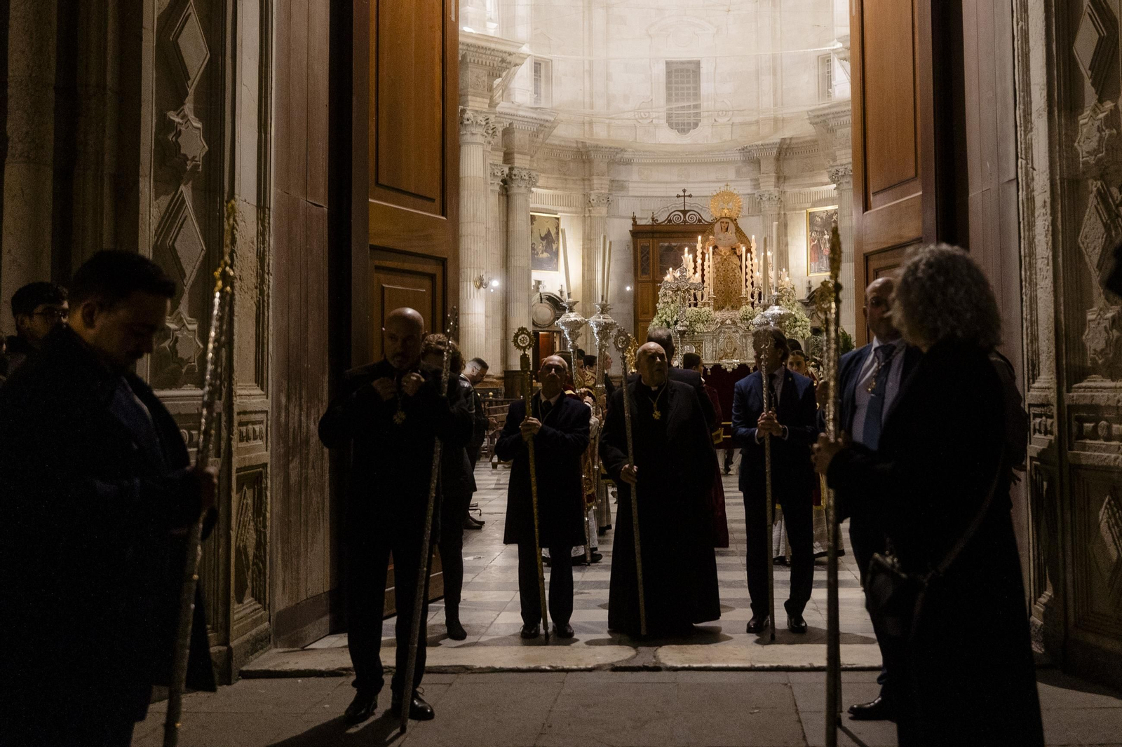 La procesión de regreso a la Merced de la  Virgen del Buen Fin de Sentencia en imágenes