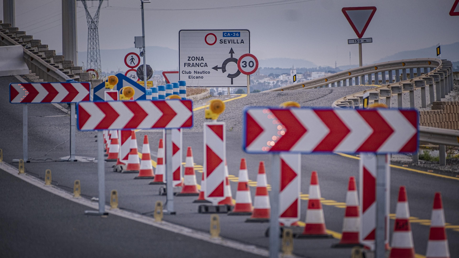 Primera mañana con el Puente Carranza cortado por obras