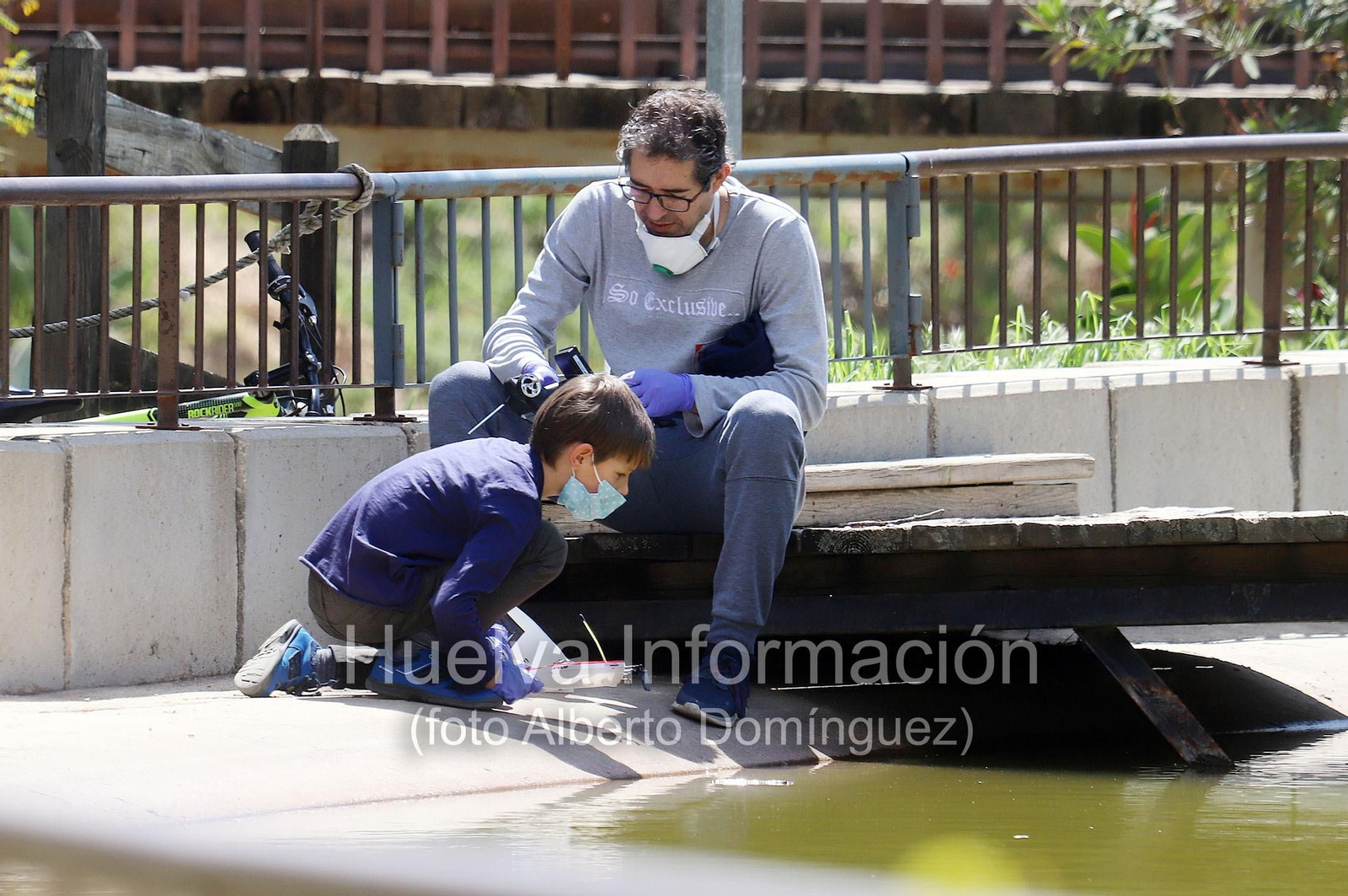 Imágenes del primer día de la salida de niños a la calle en el estado de alarma por coronavirus