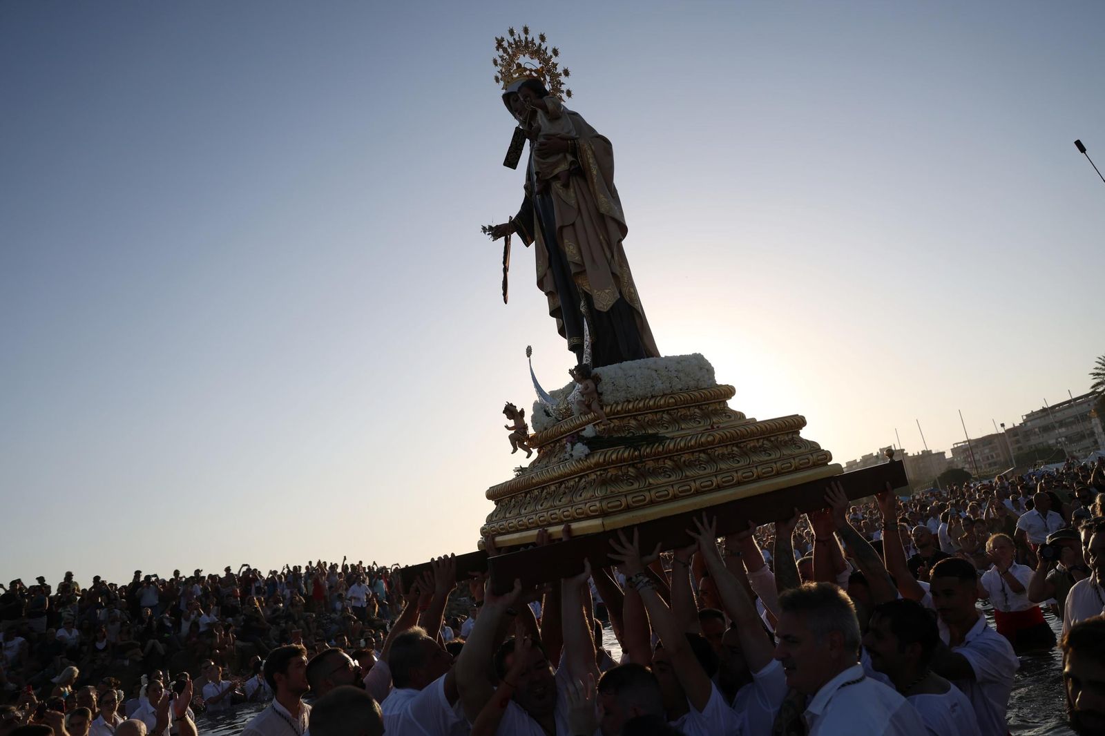 La procesión de la Virgen del Carmen en El Palo, en Málaga, en imágenes