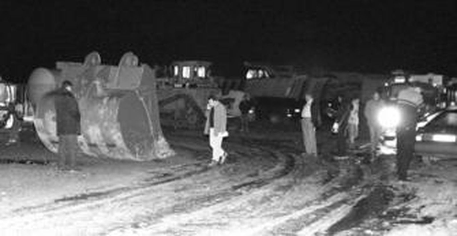 Hasta el lugar de los hechos se desplazó la Guardia Civil, el 061 y bomberos de Granada.