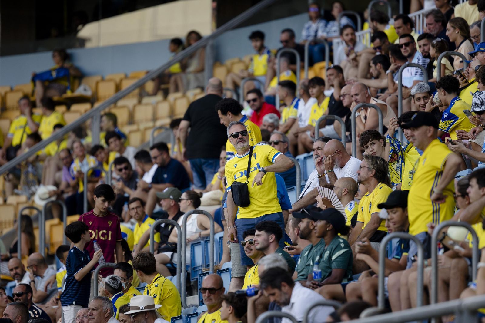 Búscate en las imágenes del primer partido del Cádiz CF- Mirandés