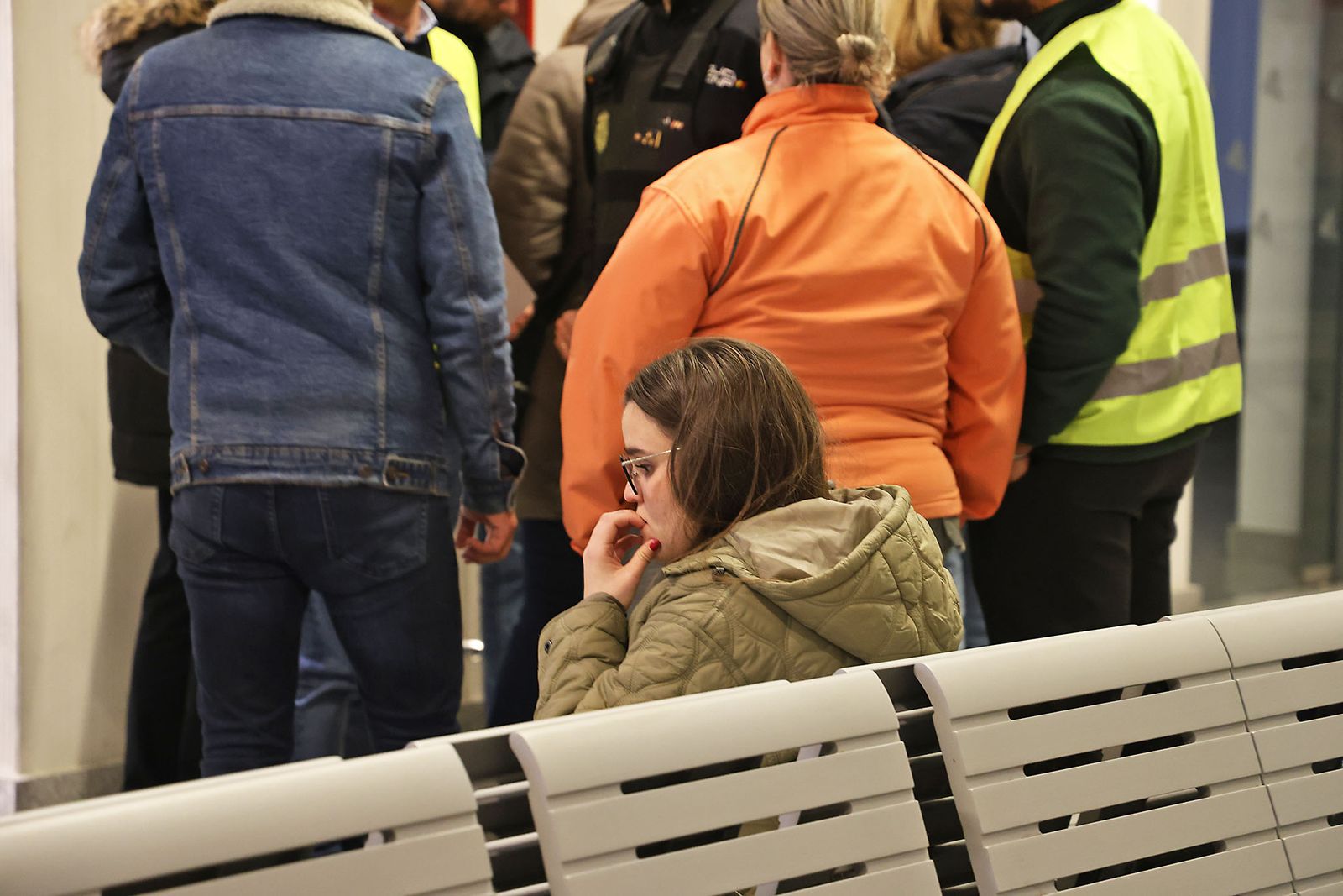 Las Fotografías del dispositivo de urgencia en la estación de Huelva para los afectados por el tren accidentado