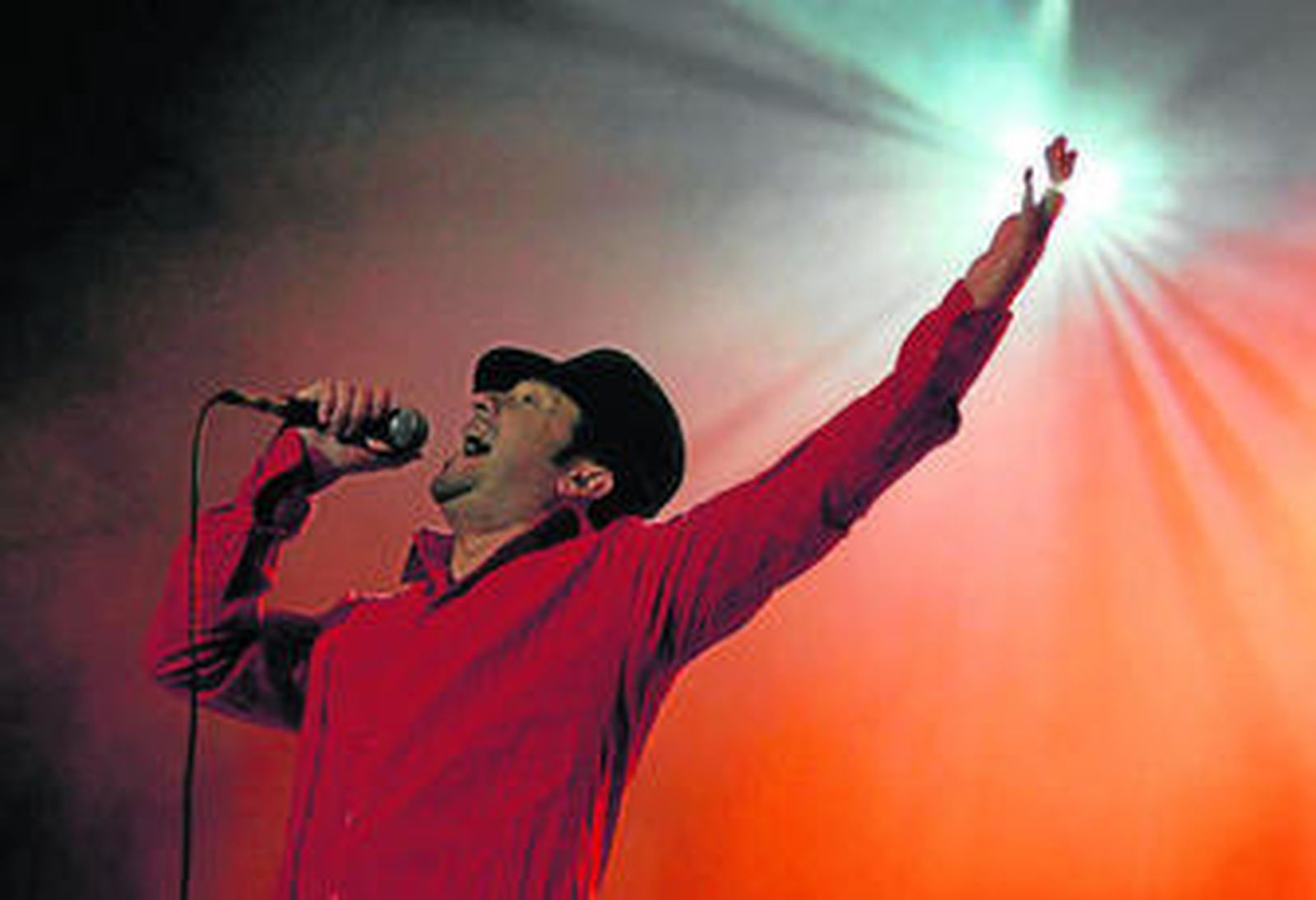 El cantante gaditano actuará mañana y el sábado en Sevilla.