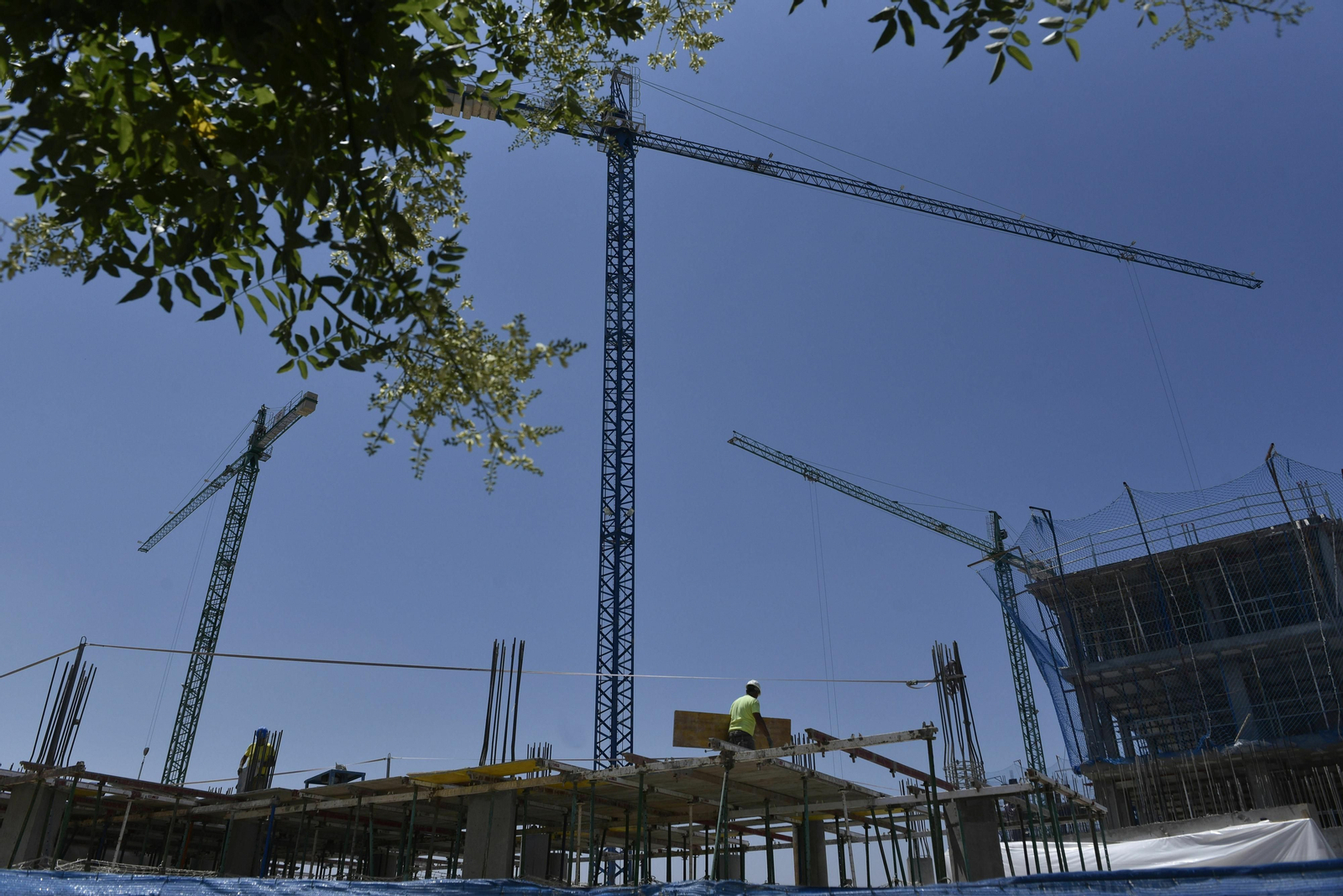 Obras en la Hacienda del Rosario, entre Torreblanca y Sevilla Este.