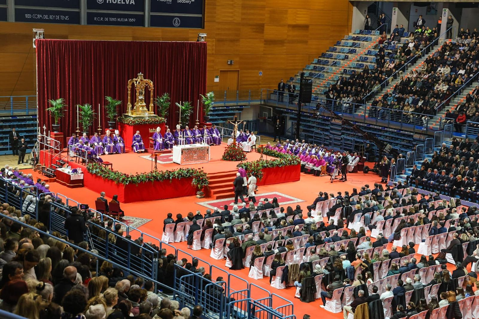 Misa funeral en el Palacio de Deportes Carolina Marín.
