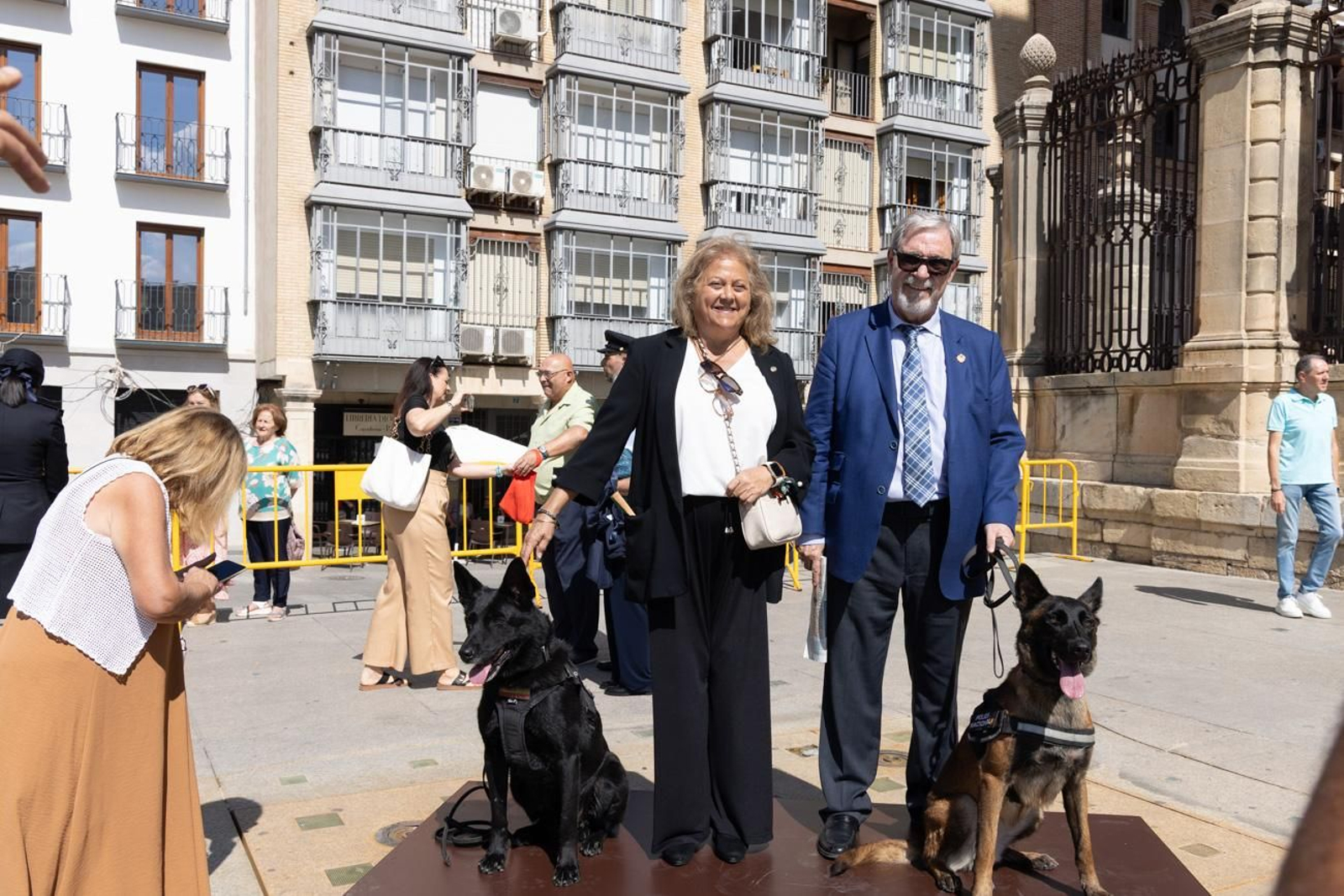 Acto por el día de la Policía Nacional, con motivo de la festividad los Santos Ángeles Custodios