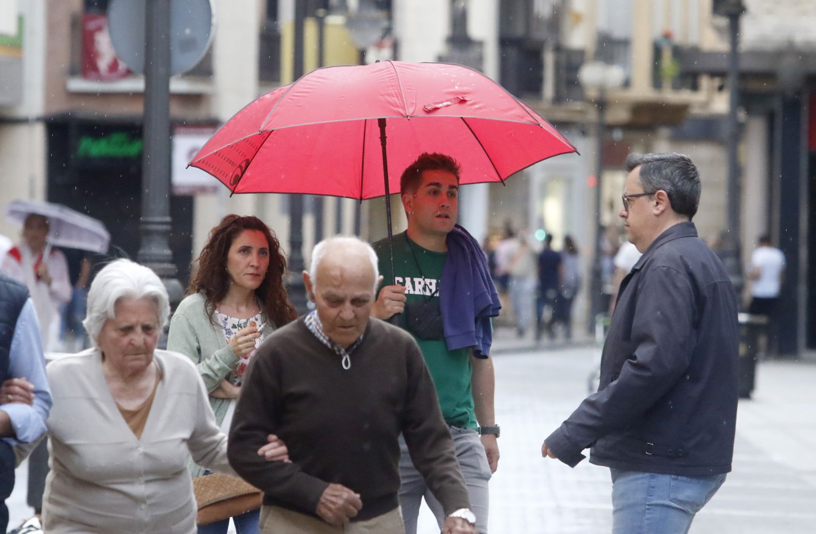 El puente de mayo se despide con lluvia en Córdoba, en imágenes