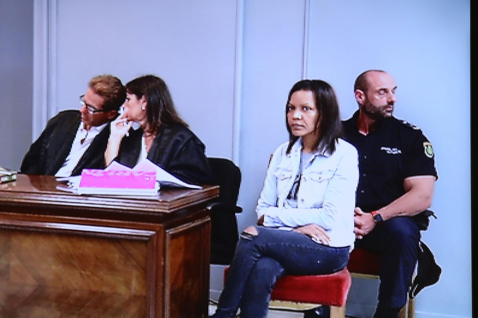 Ana Julia Quezada escucha el veredicto de culpabilidad del jurado popular.