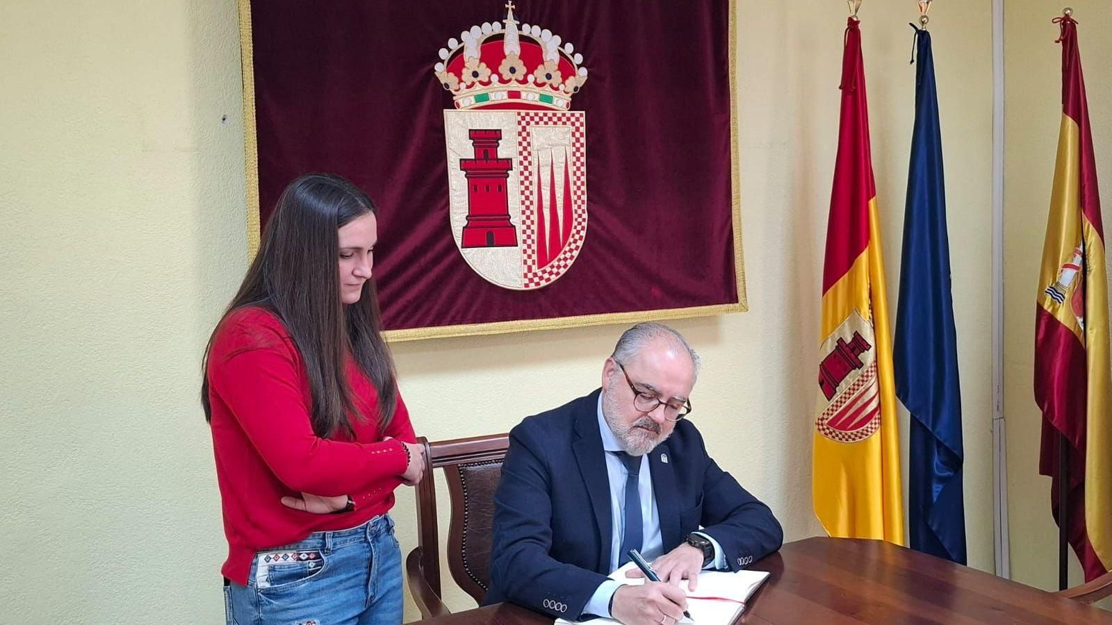 Luis Recuerda y María Cleofé Vera en Torre Cardela