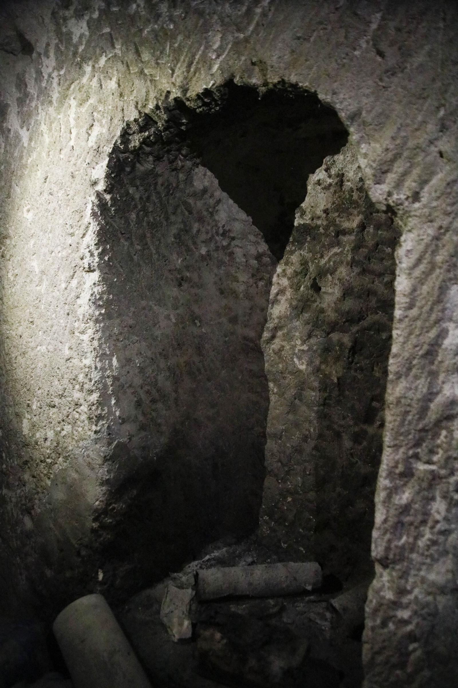 Imágenes de los refugios de la guerra civil descubierto en el barrio de Las Trincheras