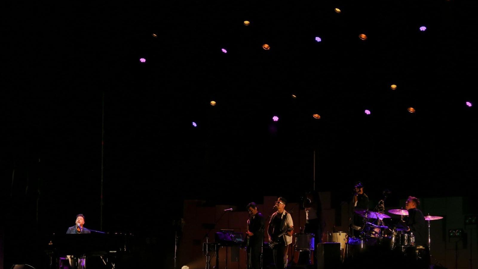 López junto a su banda.