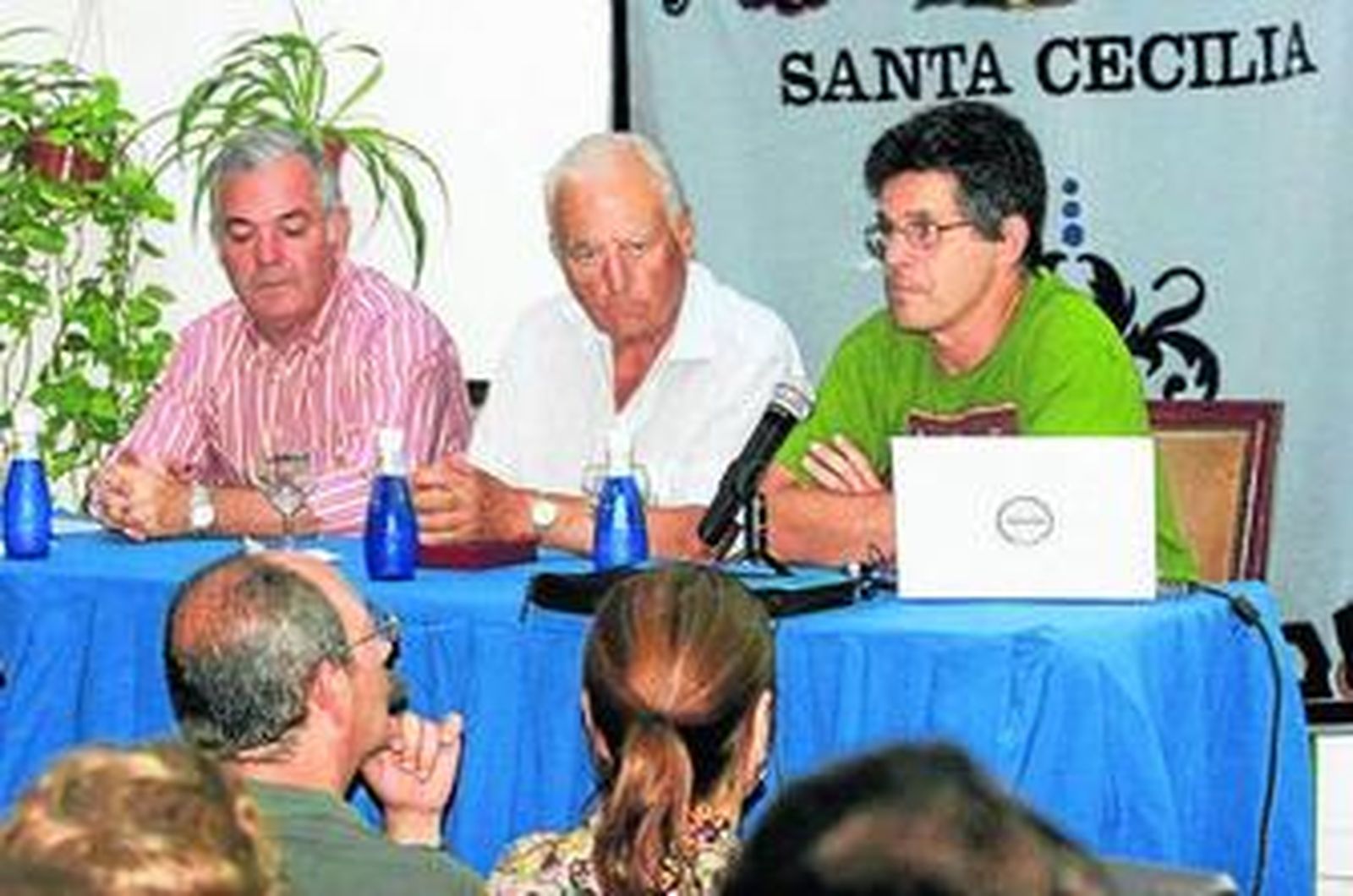 Un momento de la conferencia impartida por Juan Clavero.