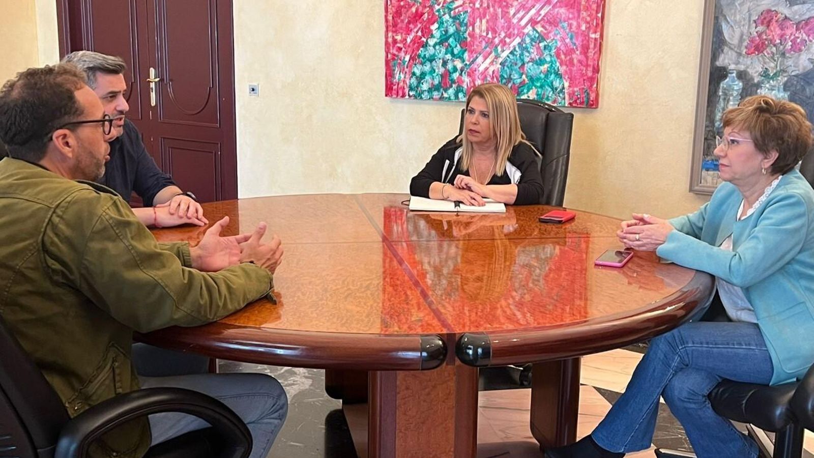 Reunión de Sánchez y Collado con representación de los trabajadores del San Juan Grande.