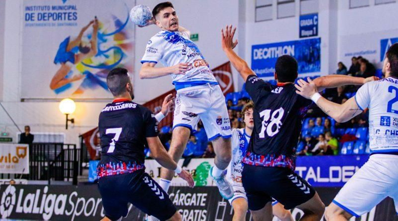 Lucas Aizen durante una acción con su antiguo equipo.