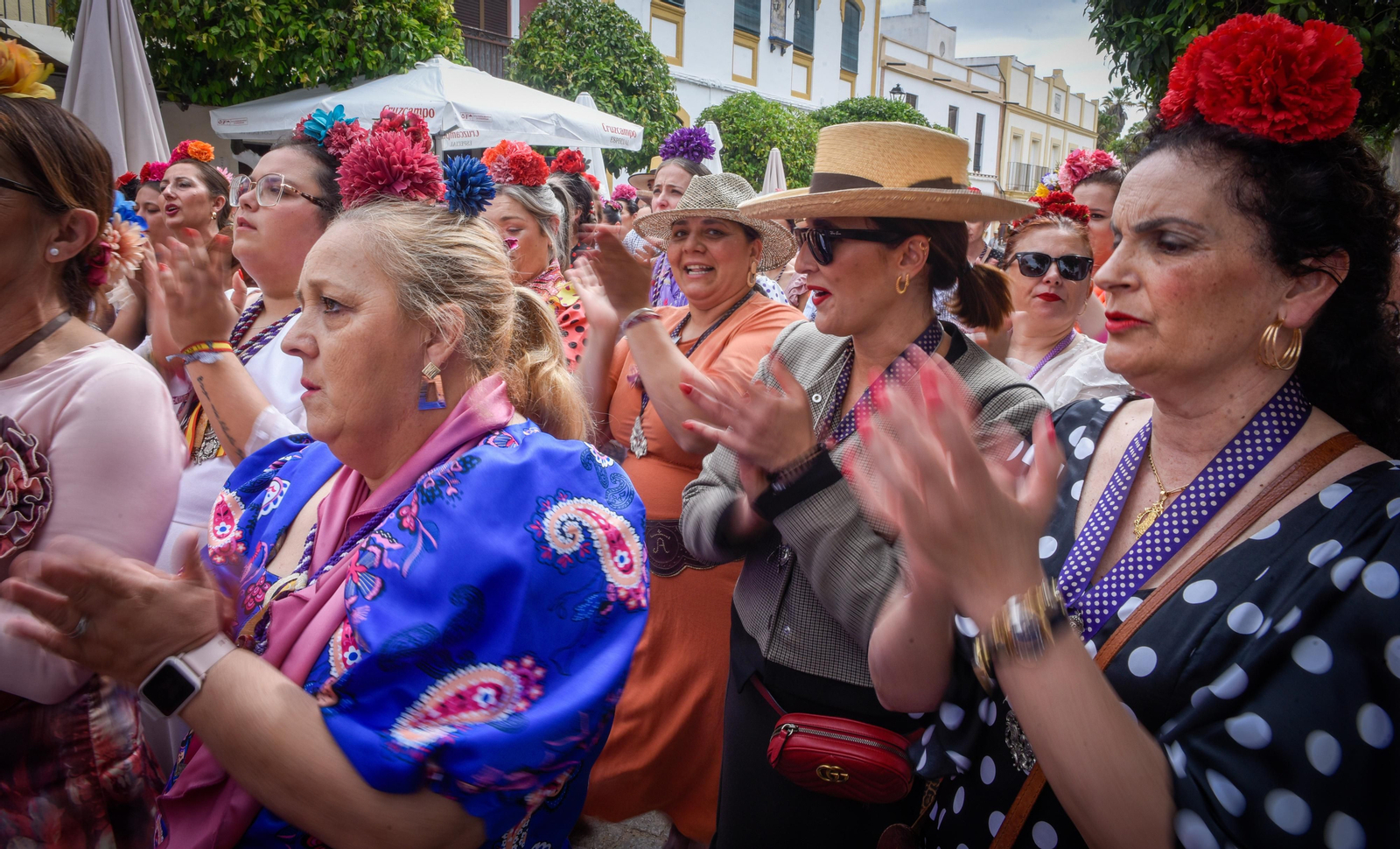 El paso de las Hermandades de El Rocío por Villamanrique, en imágenes