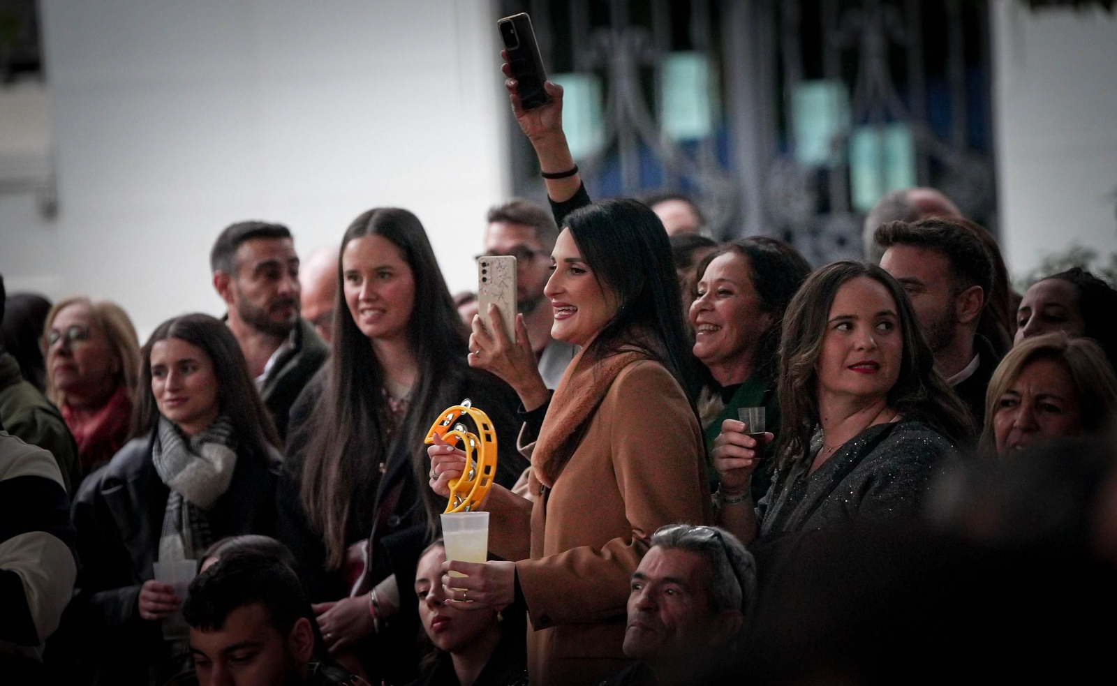 Imágenes del gran ambiente el primer día de zambombas en Jerez