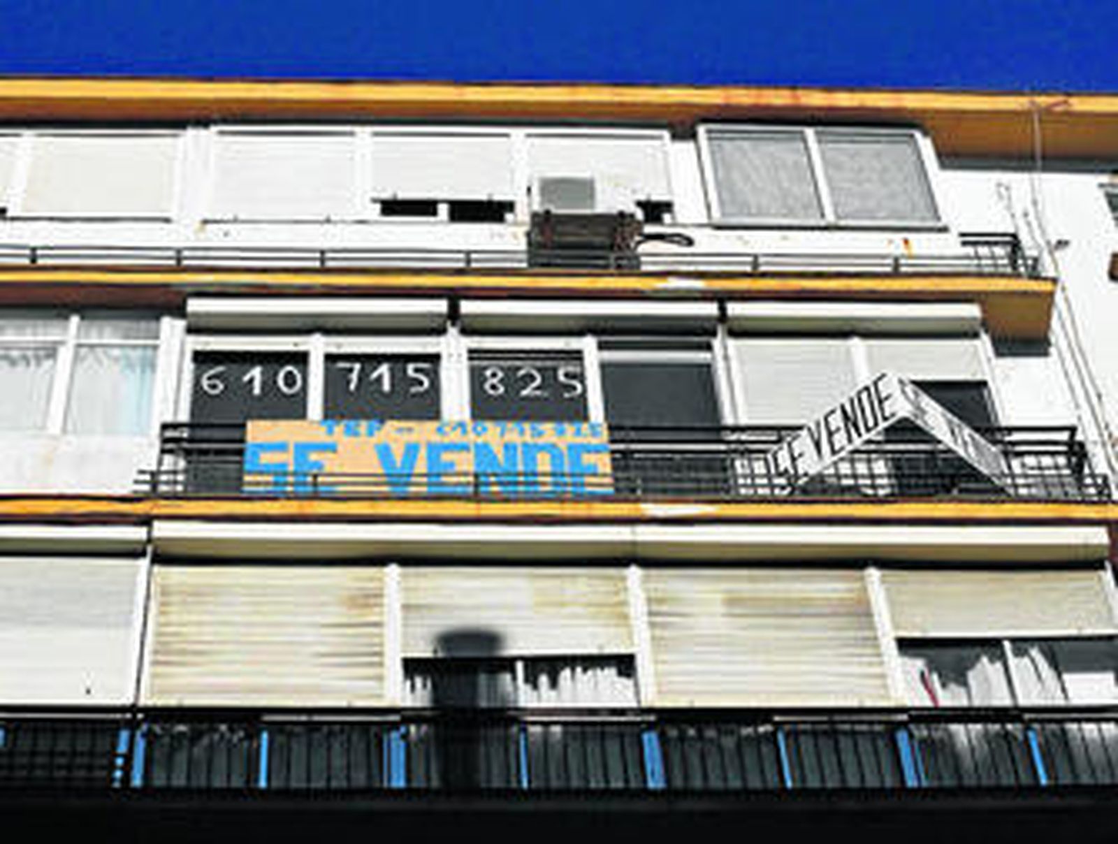 Viviendas en venta en una población de la provincia de Cádiz, en una imagen de archivo.