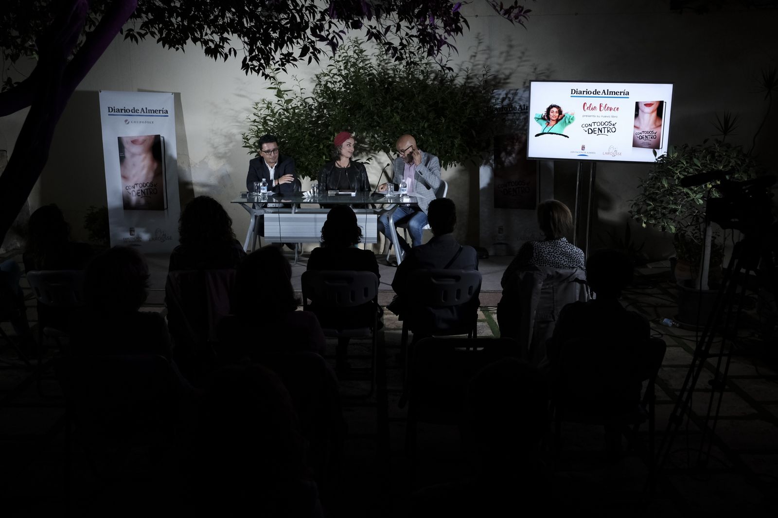 Presentación del libro 'Con todos dentro', de Celia Blanco